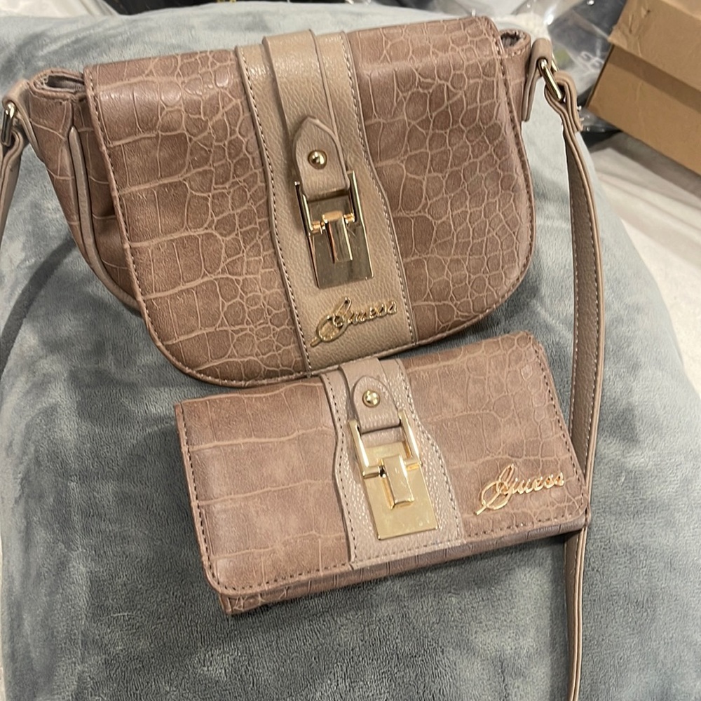 Guess small purse with matching wallet